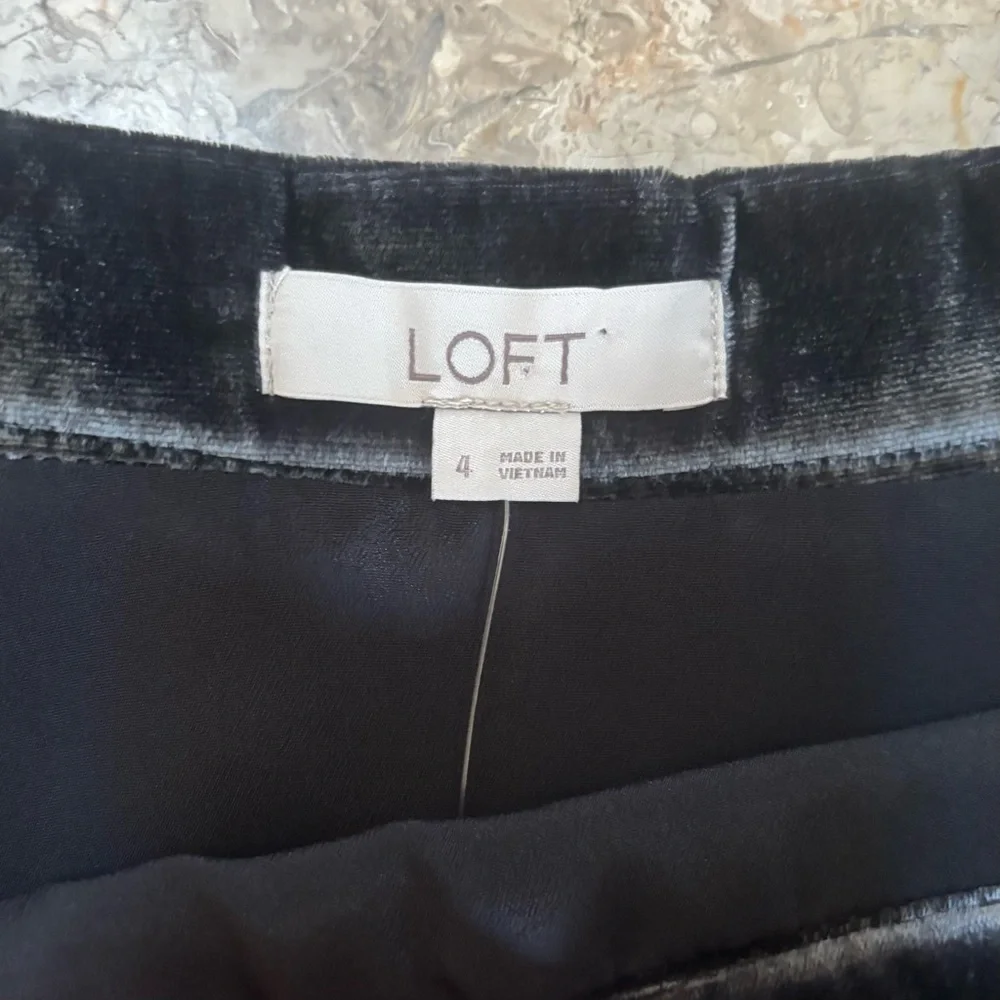 LOFT Gray Velvet Wrap Midi Skirt Size 4 – Luxe Holiday Party Essential